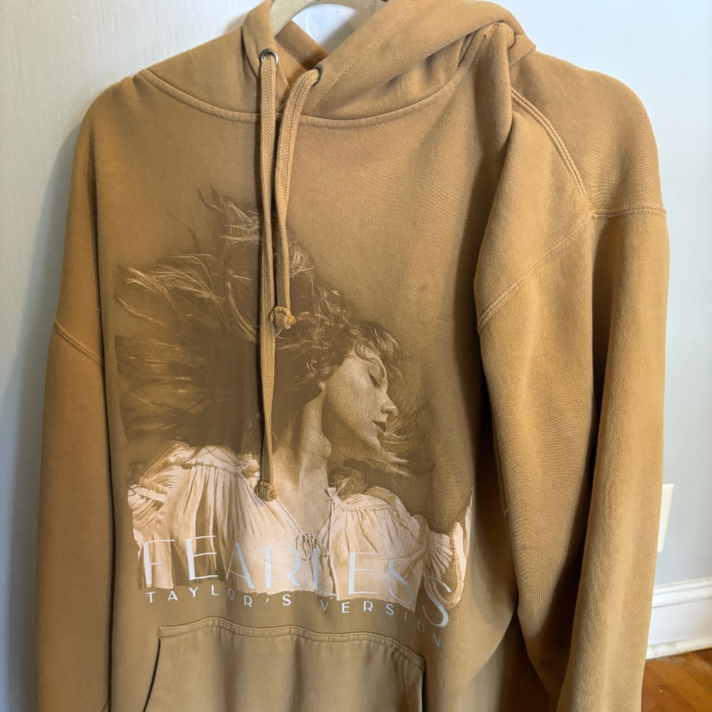 TAYLOR SWIFT FEARLESS HOODIE